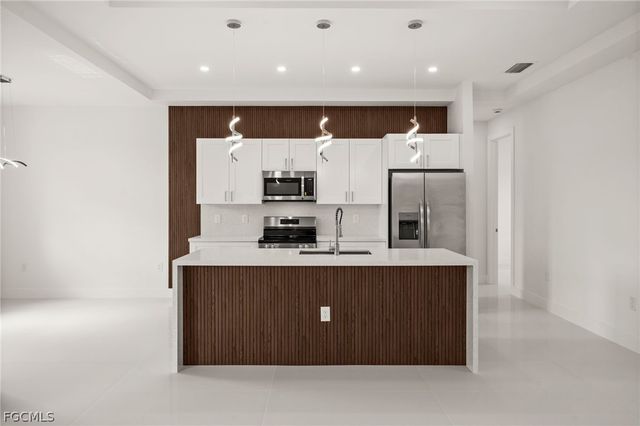 936 Bolivia DR, Lehigh Acres, FL 33974