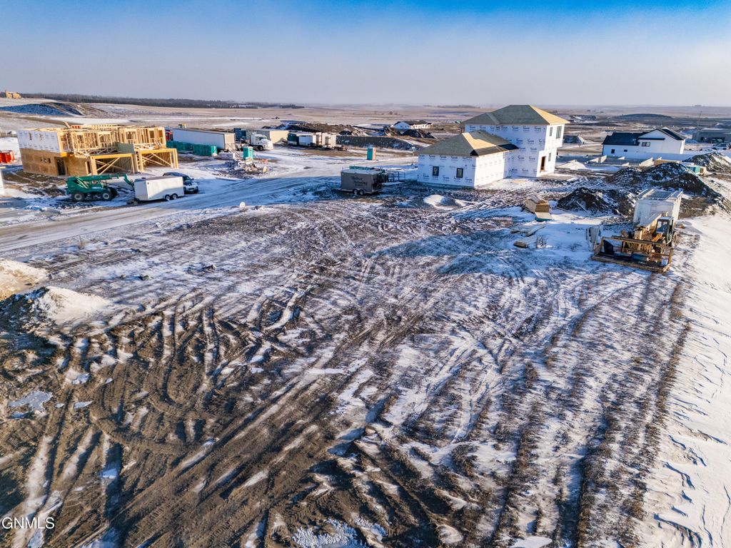 5321 Welder Avenue, Bismarck, ND 58503 photo 5