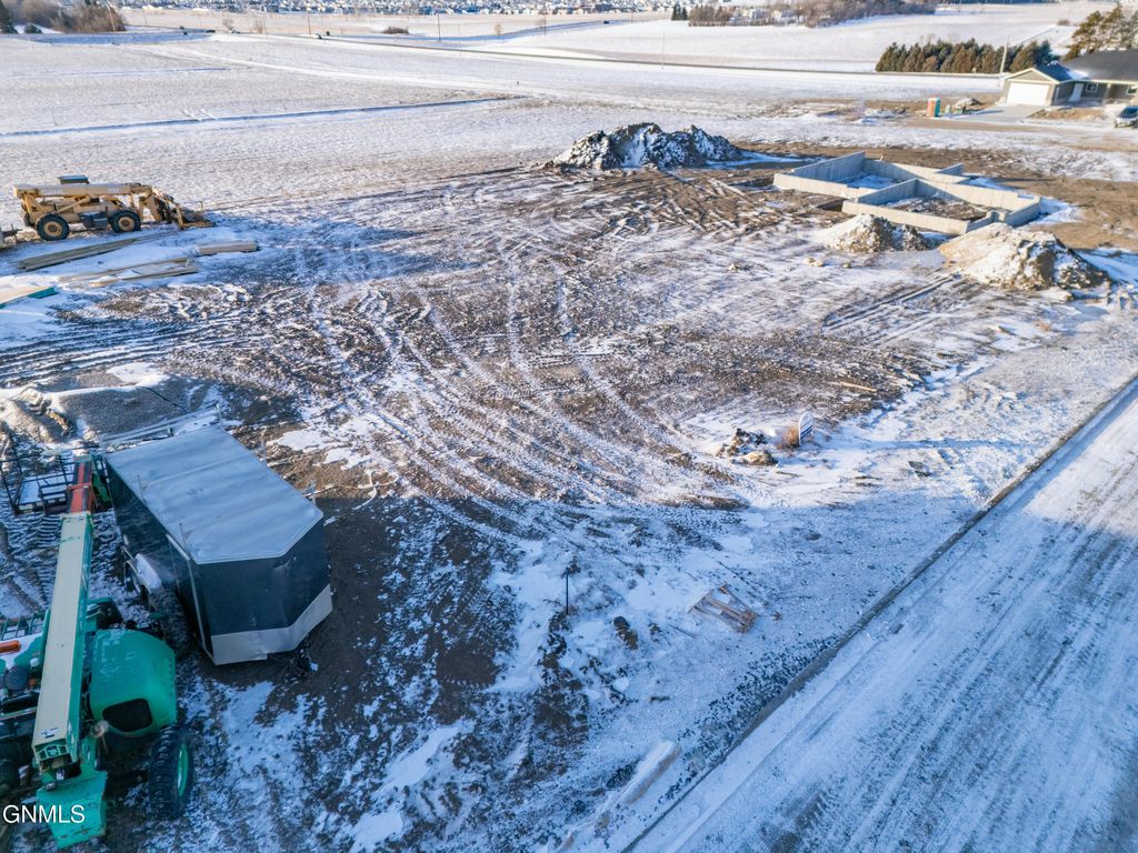 5321 Welder Avenue, Bismarck, ND 58503 photo 9