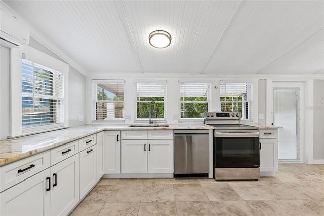 507 W PARIS STREET, Tampa, FL 33604