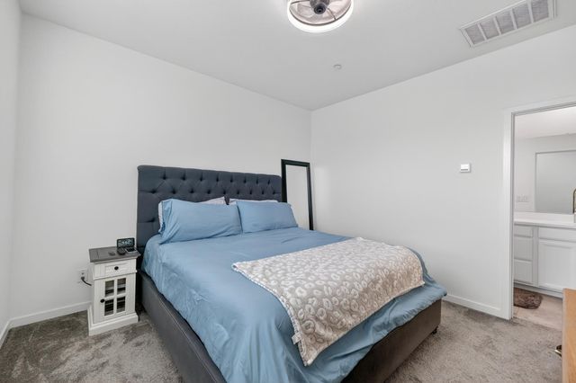 6 Aurum Park Ct, Sacramento, CA 95838