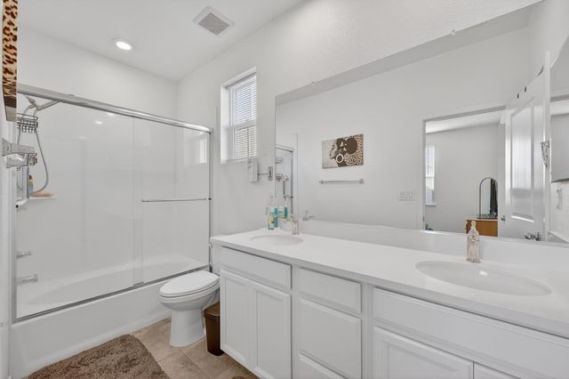 6 Aurum Park Ct, Sacramento, CA 95838