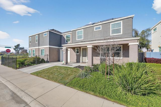 6 Aurum Park Ct, Sacramento, CA 95838