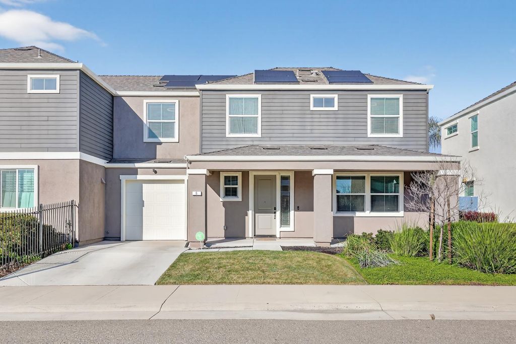6 Aurum Park Ct, Sacramento, CA 95838