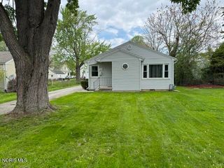 123 Carr Avenue, Bowling Green, OH 43402