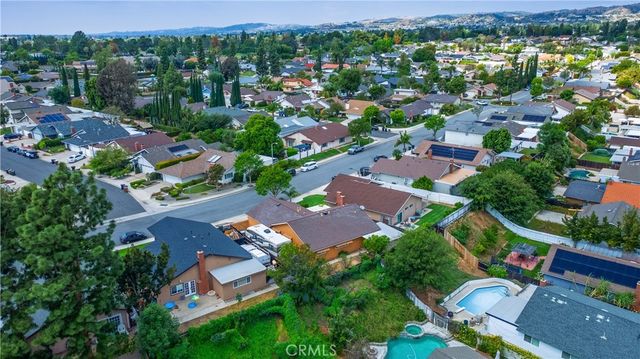 5892 Oak Meadow, Yorba Linda, CA 92886