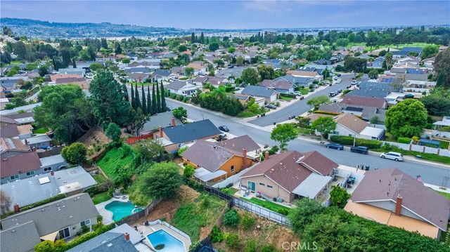 5892 Oak Meadow, Yorba Linda, CA 92886