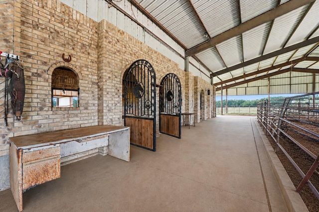 130 Duncan Lane, Liberty, TX 77575