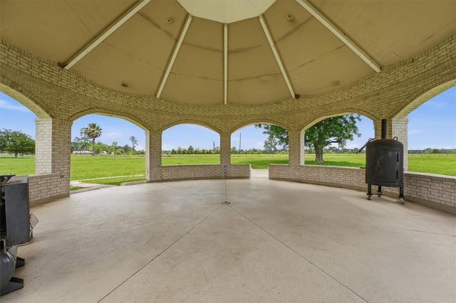 130 Duncan Lane, Liberty, TX 77575