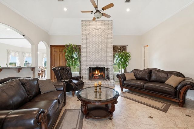 130 Duncan Lane, Liberty, TX 77575