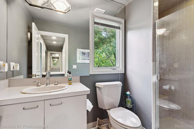 6642 Carlyle Court, West Bloomfield Charter Township, MI 48322