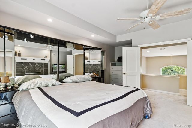 6642 Carlyle Court, West Bloomfield Charter Township, MI 48322