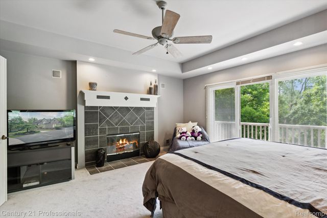 6642 Carlyle Court, West Bloomfield Charter Township, MI 48322