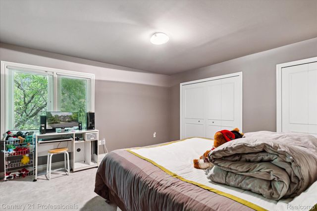 6642 Carlyle Court, West Bloomfield Charter Township, MI 48322