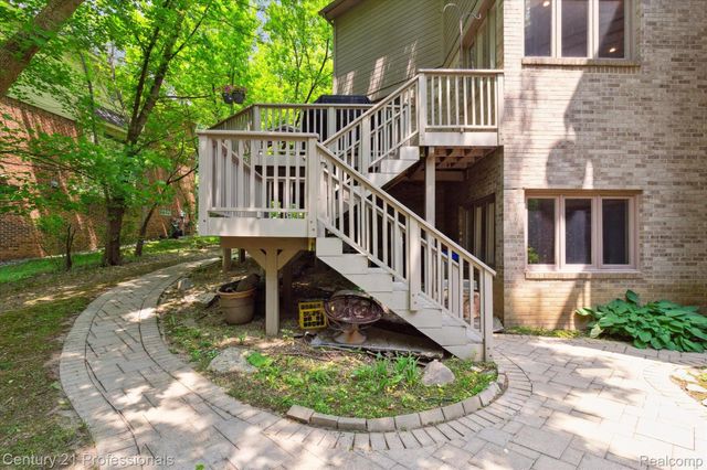 6642 Carlyle Court, West Bloomfield Charter Township, MI 48322