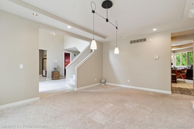 6642 Carlyle Court, West Bloomfield Charter Township, MI 48322