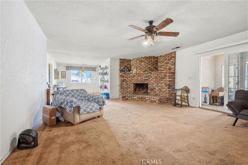 Image 12 of property listing at 153 Bonita Ave, Fowler, CA 93625
