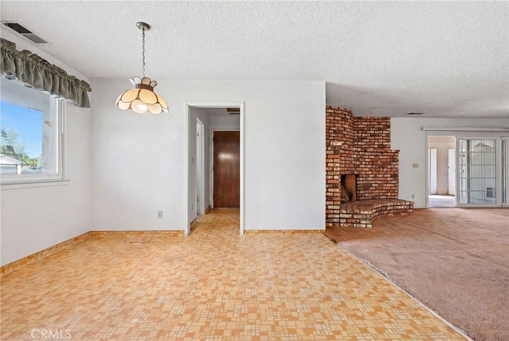 Image 17 of property listing at 153 Bonita Ave, Fowler, CA 93625