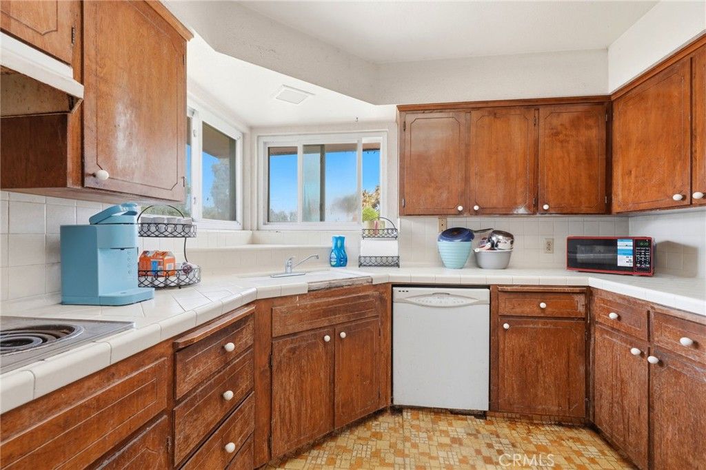 Image 20 of property listing at 153 Bonita Ave, Fowler, CA 93625