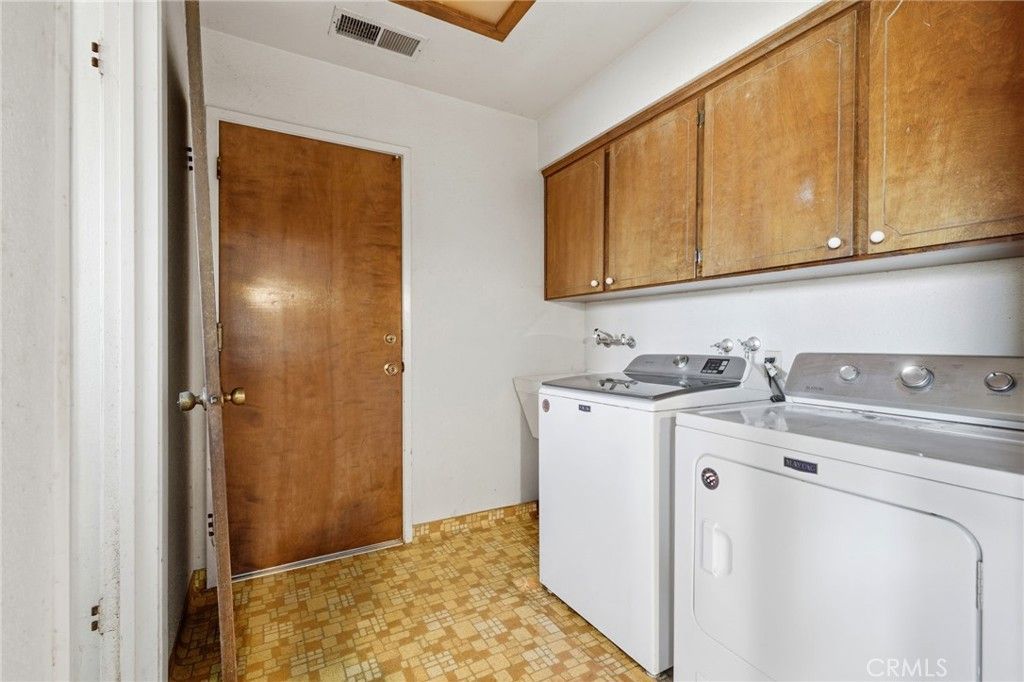 Image 21 of property listing at 153 Bonita Ave, Fowler, CA 93625