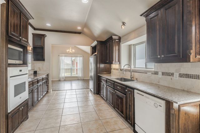 720 Hedgewood Drive, Oklahoma City, OK 73160