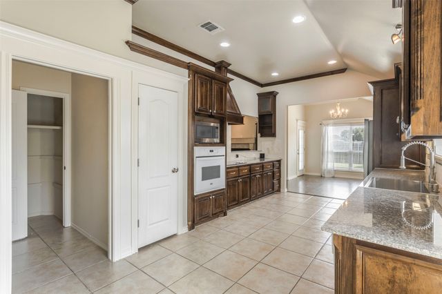720 Hedgewood Drive, Oklahoma City, OK 73160