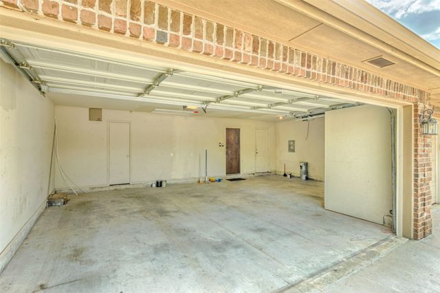 720 Hedgewood Drive, Oklahoma City, OK 73160
