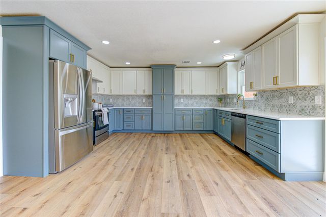 8602 Bissell Road, Manvel, TX 77578