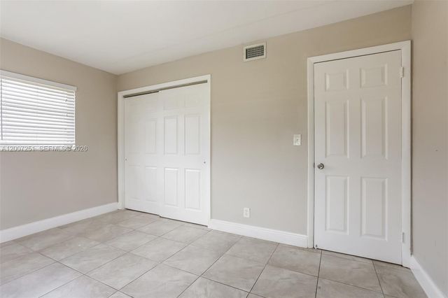 2720 SW 18th St, Fort Lauderdale, FL 33312