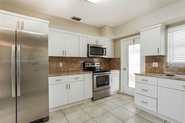 2720 SW 18th St, Fort Lauderdale, FL 33312