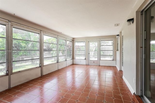 2720 SW 18th St, Fort Lauderdale, FL 33312