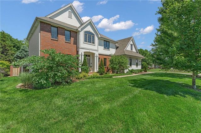 4728 Wimbledon Drive, Lawrence, KS 66044