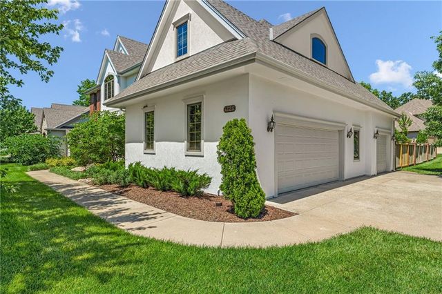 4728 Wimbledon Drive, Lawrence, KS 66044