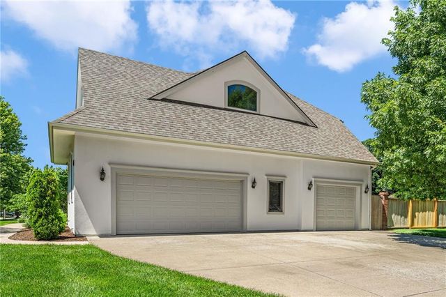 4728 Wimbledon Drive, Lawrence, KS 66044