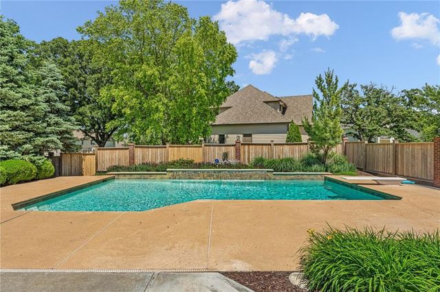 4728 Wimbledon Drive, Lawrence, KS 66044