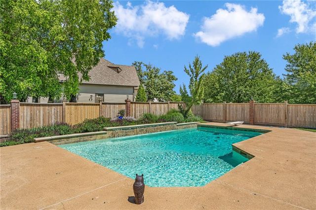4728 Wimbledon Drive, Lawrence, KS 66044