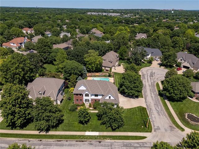 4728 Wimbledon Drive, Lawrence, KS 66044