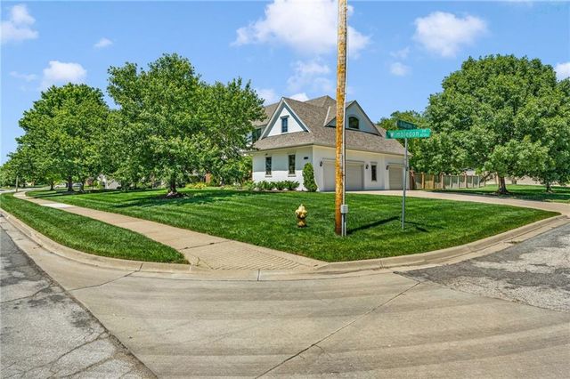 4728 Wimbledon Drive, Lawrence, KS 66044