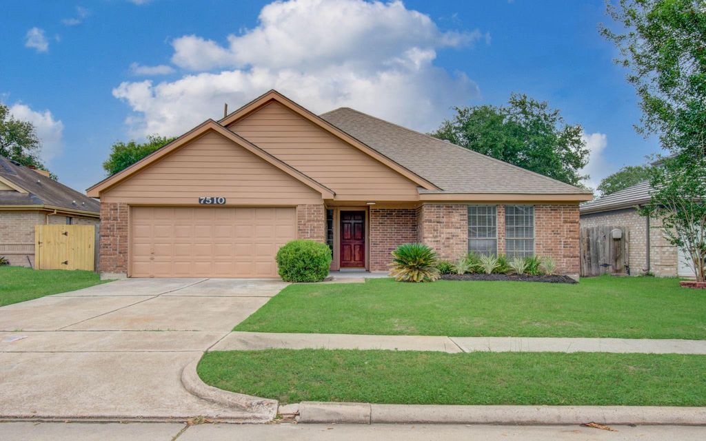 7510 Cavesson Drive, Cypress, TX 77433
