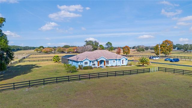 16421 W HIGHWAY 326, Morriston, FL 32668