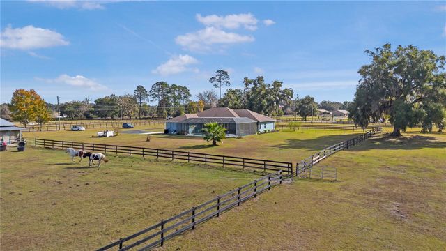 16421 W HIGHWAY 326, Morriston, FL 32668
