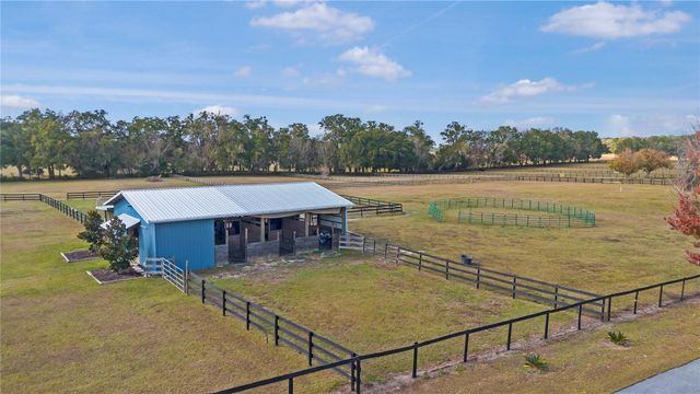 16421 W HIGHWAY 326, Morriston, FL 32668