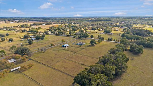 16421 W HIGHWAY 326, Morriston, FL 32668