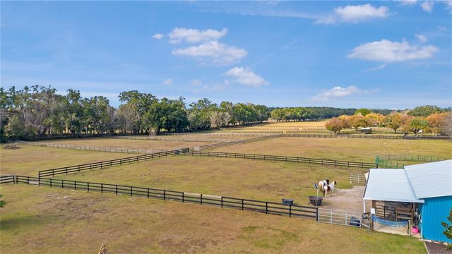 16421 W HIGHWAY 326, Morriston, FL 32668