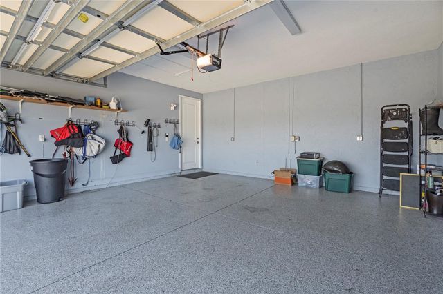 16421 W HIGHWAY 326, Morriston, FL 32668