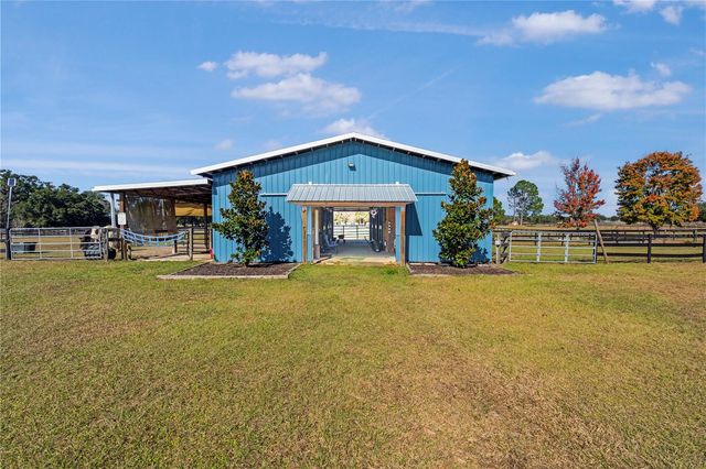 16421 W HIGHWAY 326, Morriston, FL 32668