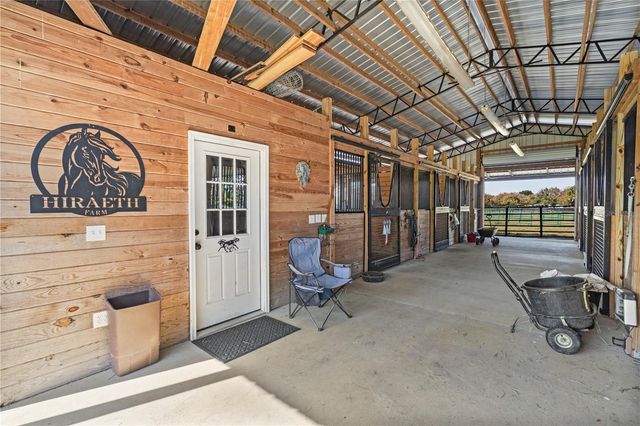 16421 W HIGHWAY 326, Morriston, FL 32668