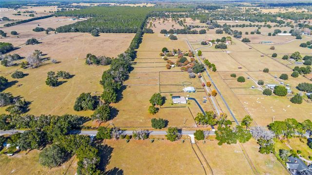 16421 W HIGHWAY 326, Morriston, FL 32668