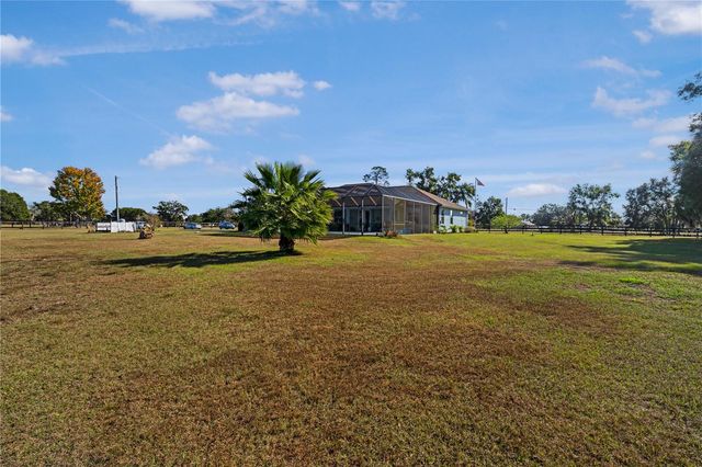 16421 W HIGHWAY 326, Morriston, FL 32668