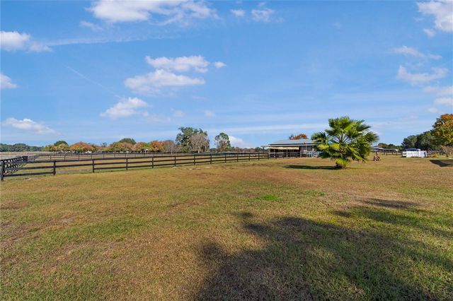 16421 W HIGHWAY 326, Morriston, FL 32668